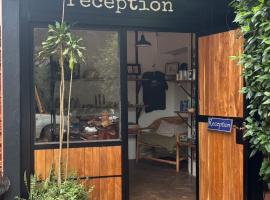 30 Wilson, hotell i Jinja