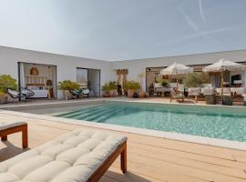 Casa Jena Istria - Villa with amazing pool, hotel din Kringa
