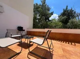Chic & Cheerful - 2 Bedroom Apartment in Central St Julians