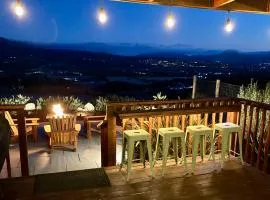 The Hilltop Haven - Romantic Getaway Suite