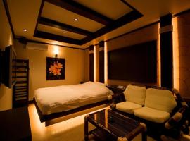 ホテルラグジュウェーブ, hotel v destinaci Barajima