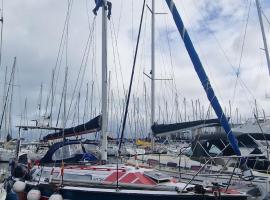 Ma Belle Lana, Voilier Familial, Superbe Vue sur Mer, hotell sihtkohas Cherbourg-en-Cotentin