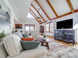 Resort Perks! Family Sky Valley Gem with Mtn Views – hotel w mieście Dillard