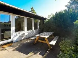 8 person holiday home in Ålbæk