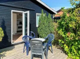 8 person holiday home in Ålbæk
