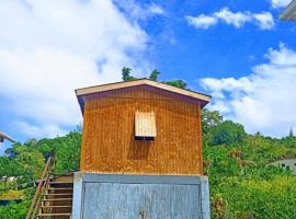그로스 아일릿에 위치한 호텔 Rasta Rustic Off Grid Cabin