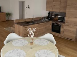 Moderne, nachhaltige Ferienwohnung in Ostrach, hotel u gradu 'Ostrach'