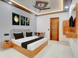 Hotel O Tuesday Suites, хотел в Ноида