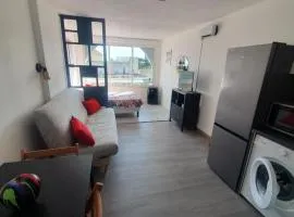 LES FLORALIES 2 Studio 4 personnes climatisé, piscine dans la résidence et Parking privé disponible