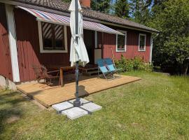 Midingsbråte Holiday cottage، فندق في Tingsryd