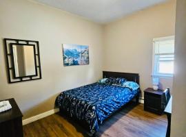 Suites on East Side near Whole Foods, Brown University, Miriam Hospital, MBTA, Downtown,, Hotel in Providence
