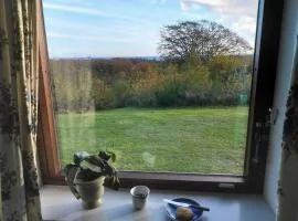 3 min to forest with private kitchen, toilet and living room