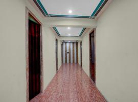 SPOT ON Up75 Grand Hotel, готель у місті Etāwah