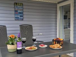 Chalet B1 900m vom Strand, Hotel in Koudekerke