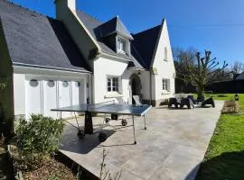 "Cap sur la Digue" Maison à Cap-coz dans un environnement calme et verdoyant, à 5 minutes du centre de Fouesnant et de la plage de Cap-Coz!
