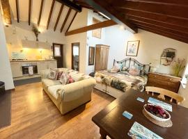 Couples Retreat at Peaceful Farm Stay near Snowdonia โรงแรมในแบงเกอร์