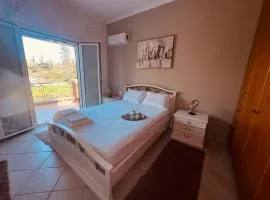 Bruskos Holiday Deluxe