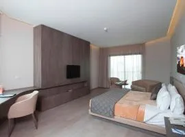 Promenade Hotel