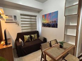Lux 2BR Sky Condo with 24-hr Security, Fully Airconditoned Basement Parking, Hotel in Dasmariñas