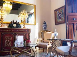 Casa Colibri - 1 block from Paseo de Montejo, Centro, Hotel in Mérida