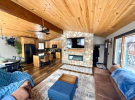 Paddler's Paradise Cabin with Direct Trail Access!, hotel a Mercer