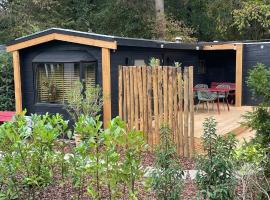 Camino Cabin met prive & vuurplaats & privesauna vanaf 1 juli, Hotel in Diessen