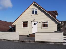 Hus ved sjøen på Bømlo, Hotel in Bømlo