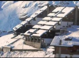 Bilocale in Residence Cervinia 2, hotel a Breuil