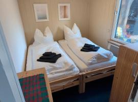 Ferienhaus mit großer Terrasse in Schöneiche bei Berlin, hotelli kohteessa Schöneiche