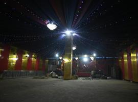 Hotel Raj Darbar, отель в городе Saharsa