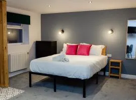 Stylish Studio with Parking in Doncaster