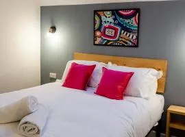 Loft-Style Studio with Skylights and Parking