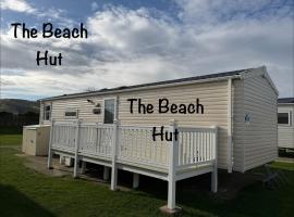 The Beach Hut at Presthaven Sands, хотел в Престатин