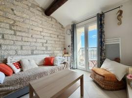 Le Nid Sétois - Vue Mont St Clair, Dernier étage avec ascenseur, Face à la gare: Sète'de bir otel