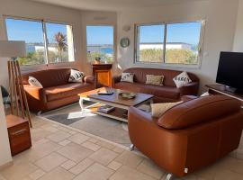 Maison Familiale Bord de Mer, Hotel in Carantec