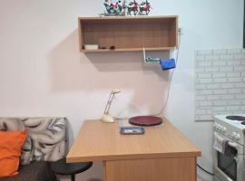 Prelep mali stan sa terasom: Petrovaradin şehrinde bir otel