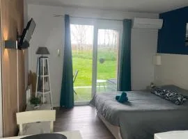 Studio 24 m2 - Hameaux de Camargue - village 9 - 13200 Arles