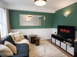 Chester House - 3 BDR House with Free Parking - Sleeps 8