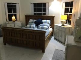 chill spot on the green, Hotel in Belmont