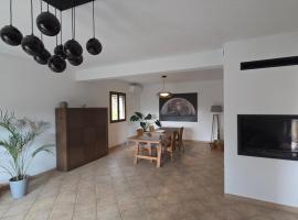 Maison agréable avec grands volumes – hotel w mieście Levie