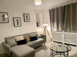 Your Cozy, Prime-Located Home Away From Home, ξενοδοχείο σε Bromley