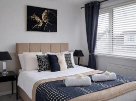 That's Amore House 3 bedroom house with parking walking distance to Sandbach town, hotel i Sandbach