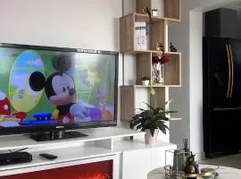 UrbanCharm Bendor Stylish Luxury Near Mall of the North