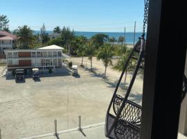 산페드로에 위치한 호텔 Penthouse Condo with Private Roof Top Plunge Pool