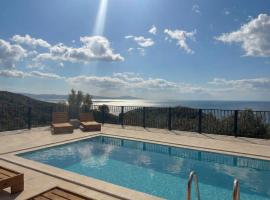 Petres Luxury Villas with heated private pool, hotel en Agia Galini