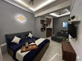 Velvet Wines Studio -Blue Smoke