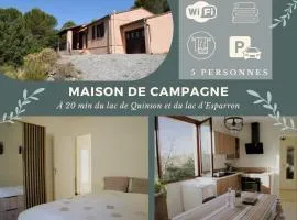 Pierres du Sud, dans les collines près des lacs