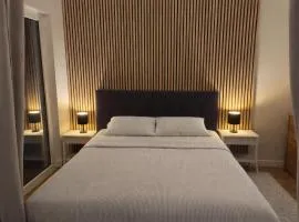 Supermodernes Appartment mit Küche, Boxspringbett und Parkplatz zum Wohlfühlen