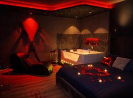 Love Room avec spa, hotell i Bourg-Saint-Christophe