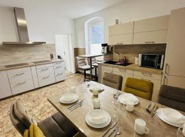 Stilvolles Stadthaus mit 5 Schlafzimmern und 2 Bädern in Braunschweig, Hotel in Braunschweig